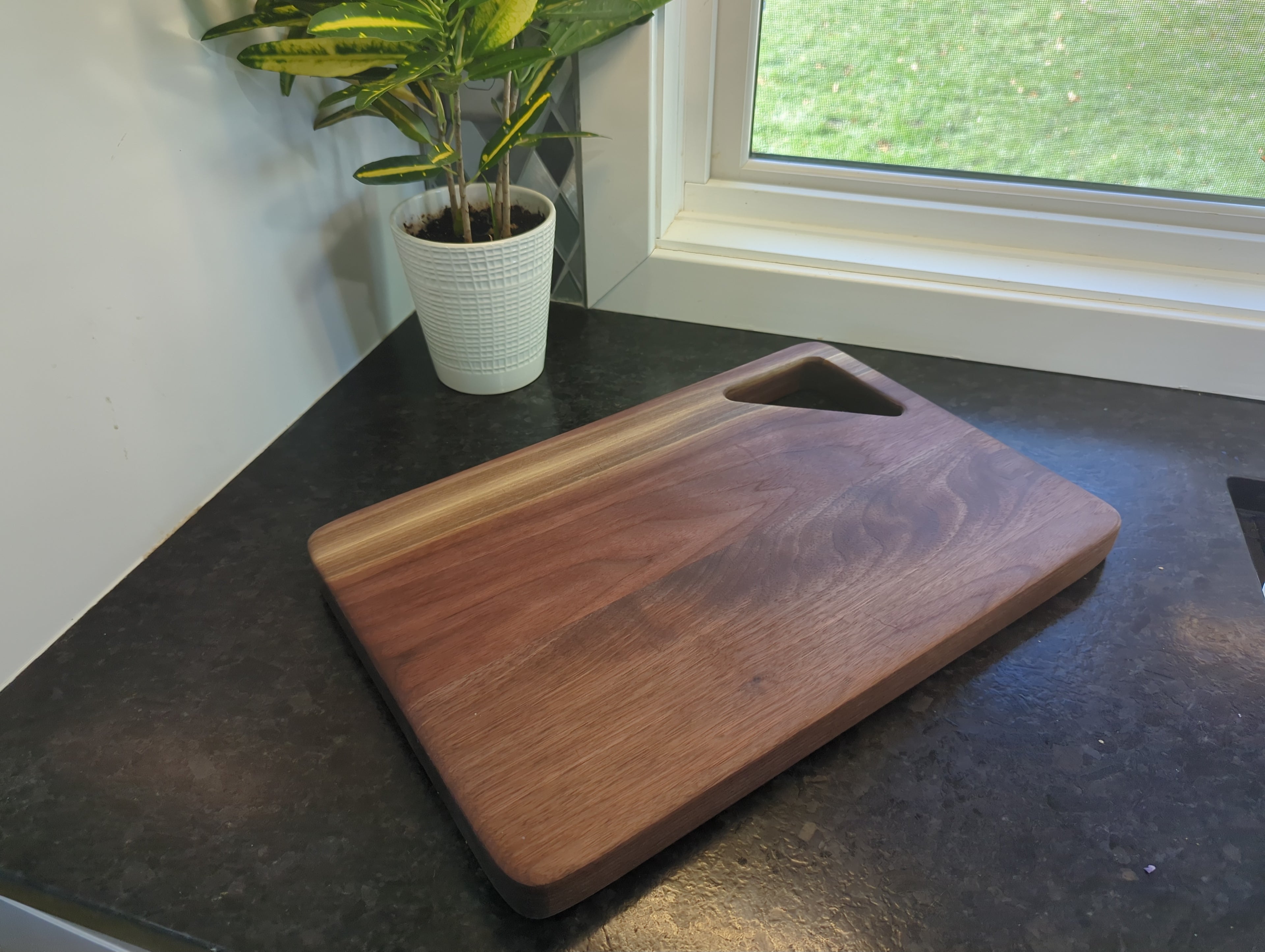Retro Oversized Cutting Board - '70s Nostalgic Design for Kitchen Prep - Handcrafted with Vintage Charm - Perfect for Avocado Green or Modern Minimalist Kitchens